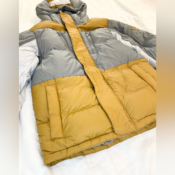 Under Armour® Men’s ColdGear® Infrared Down Blocked Jacket in ANTIQUE OCHRE - Picture 15 of 16